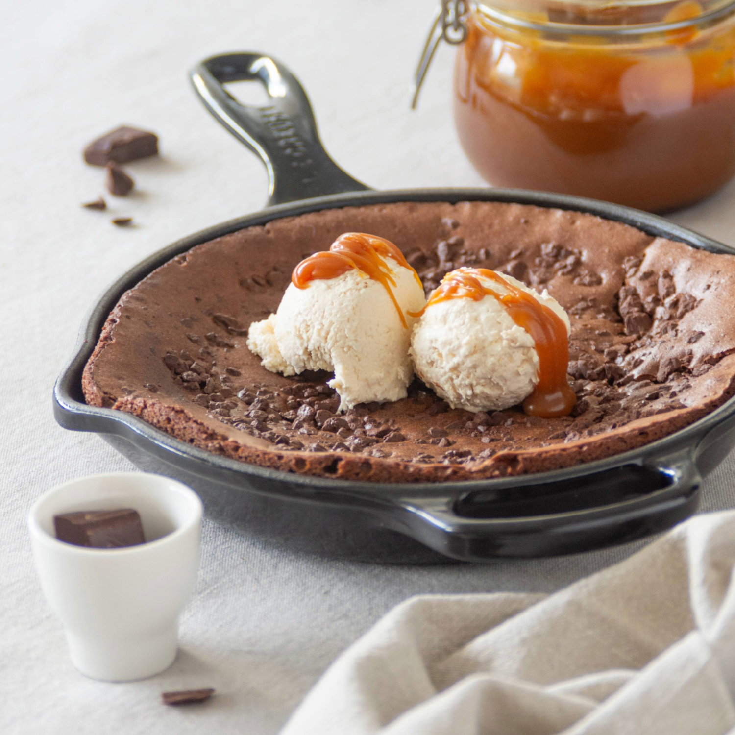 Rezept: Brownie mit Caramel Joghurteis | Südtrioler Milch