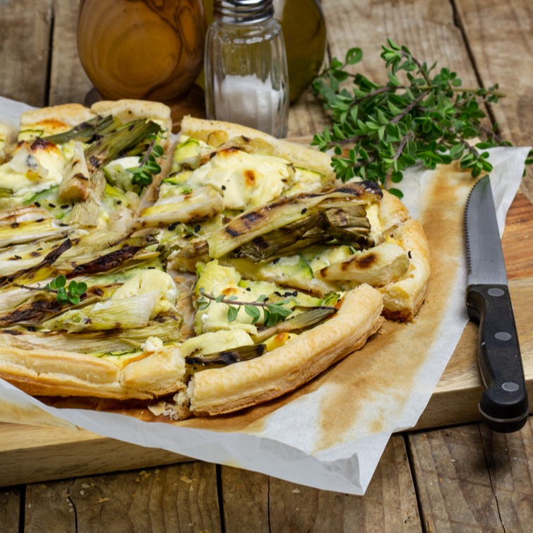 Rezept: Blätterteig mit Ricotta, Frühlingszwiebeln &amp; Zucchini